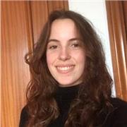 Soy Sofia y podría dar clases tanto de ingles como ayudar con los deberes. tengo 20 años